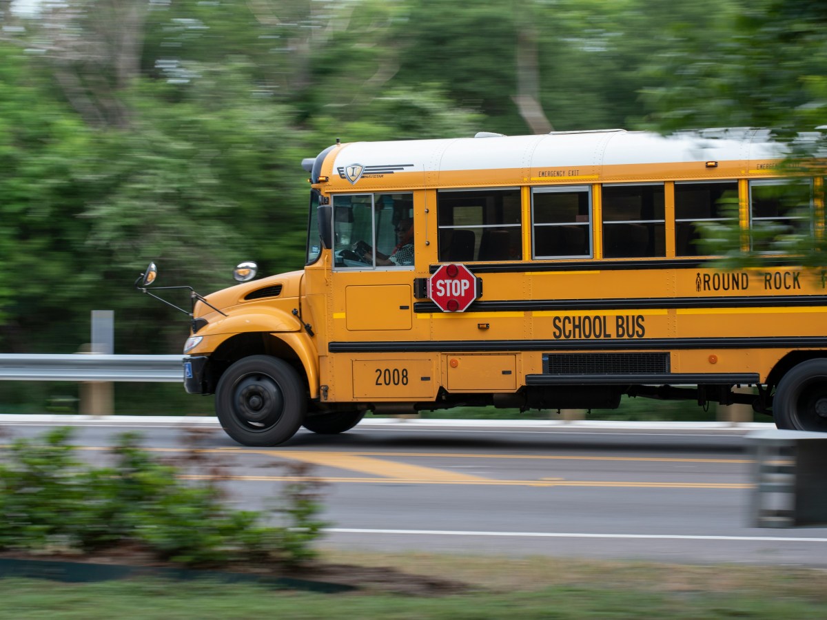 How different trail races handle shuttle buses to avoid&nbsp;rule-breaking